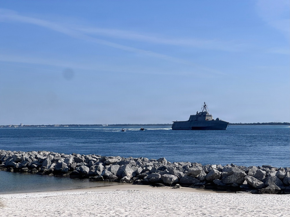 USS Pierre Departs Panama City After Commissioning