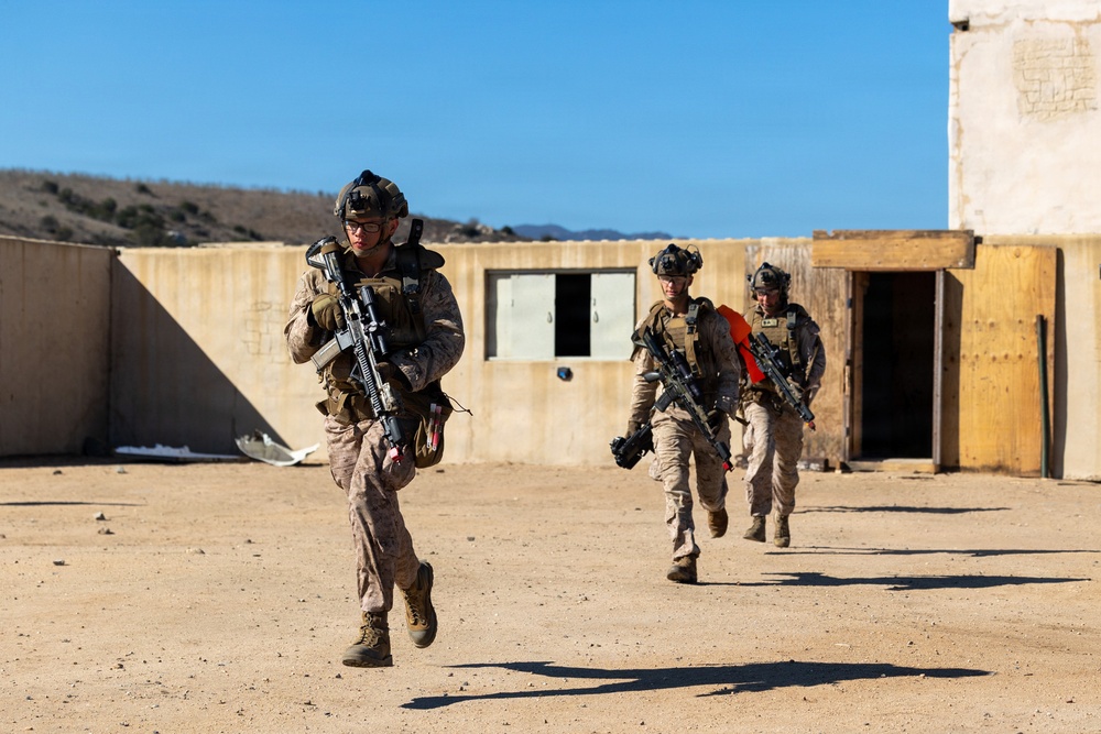 11th MEU participates in Mechanized Raid Course