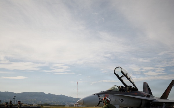 VMFA-232 and MALS-12 off-load live ordnance at MCAS Iwakuni