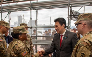 Hon. Kihara tours Yokohama North Dock