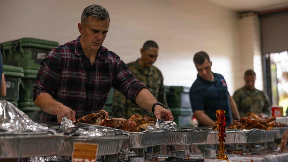H&amp;S Battalion hosts unit potluck before the holidays