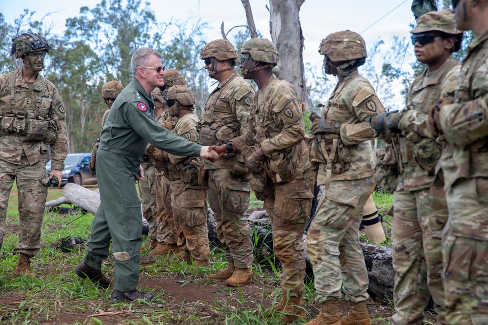 Indo-Pacom Commander Adm. Sam Paparo visits 25th Infantry Division Artillery Brigade during Joint Pacific Multinational Readiness Center rotation 26-01