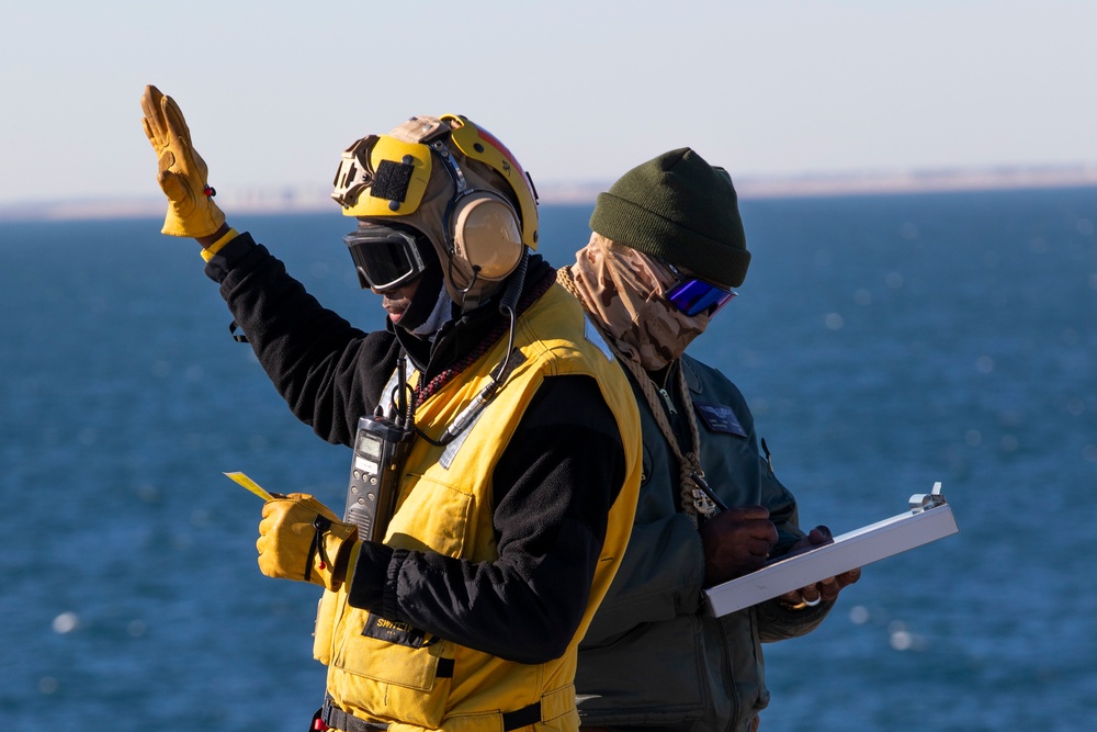 USS Kearsarge Conducts Flight Deck Drill