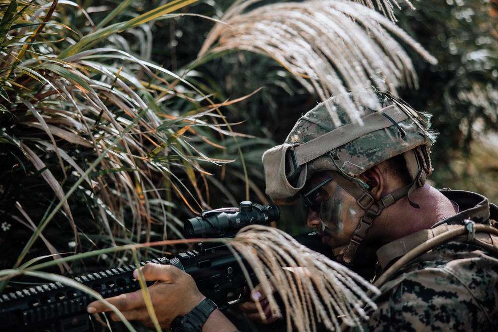 7th Communication Battalion Marines sustain expeditionary communications at Jungle Warfare Training Center