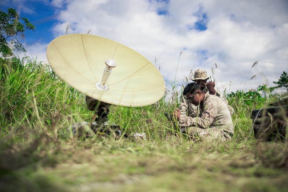 7th Communication Battalion Marines sharpen combat and communications skills at Jungle Warfare Training Center