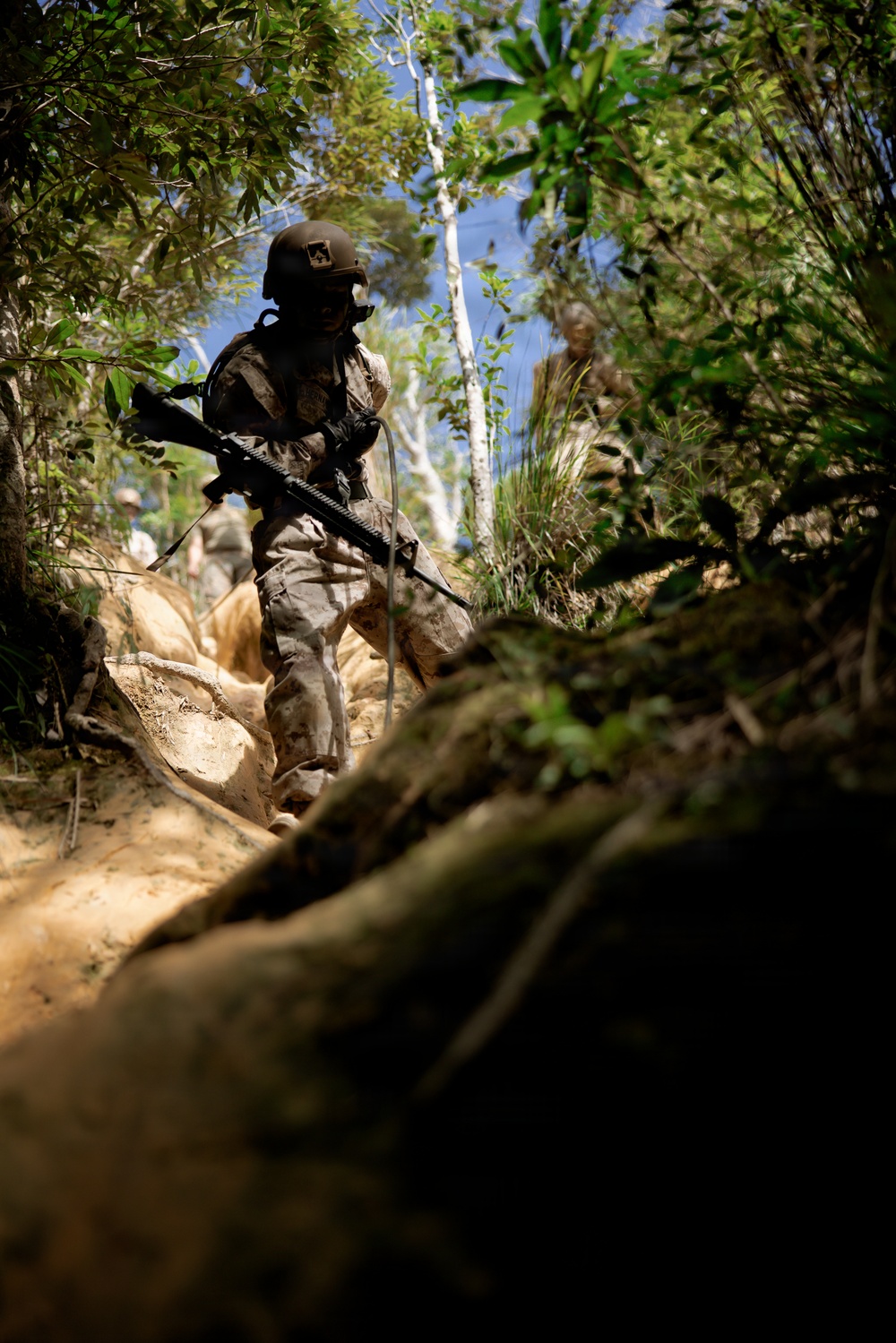 7th Communication Battalion Marines conduct jungle endurance obstacles at Jungle Warfare Training Center