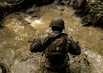 7th Communication Battalion Marines conduct jungle endurance obstacles at Jungle Warfare Training Center