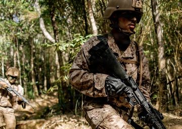 7th Communication Battalion Marines conduct jungle endurance obstacles at Jungle Warfare Training Center