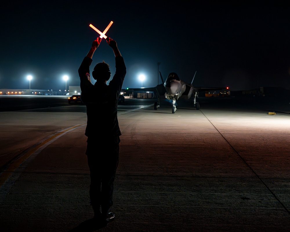 F-35A Demonstration Team Arrives at Dubai Airshow