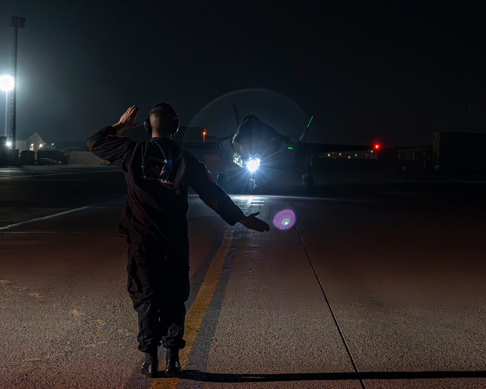 F-35A Demonstration Team Arrives at Dubai Airshow