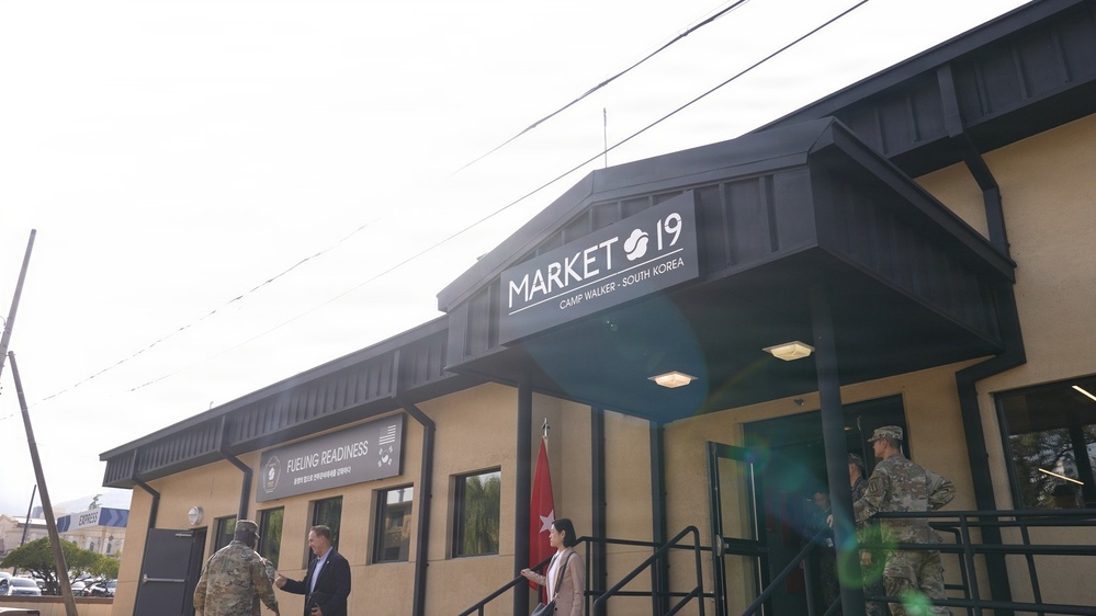 Market19 debuts to the USAG Daegu command leadership