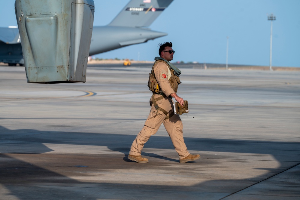 External lift training enhances readiness of U.S. forces in East Africa