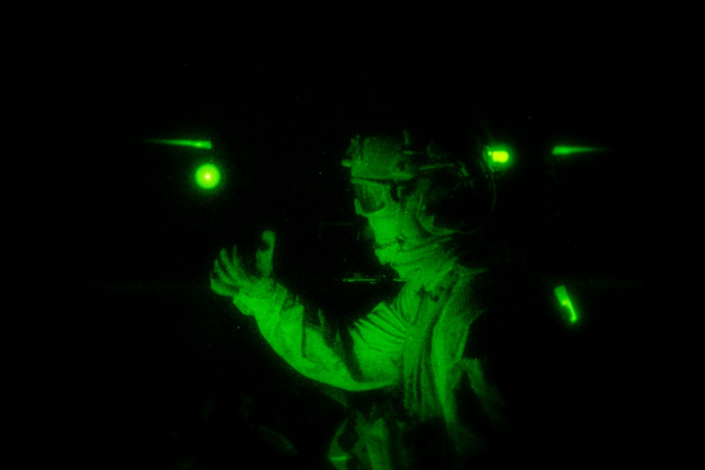 External lift training enhances readiness of U.S. forces in East Africa