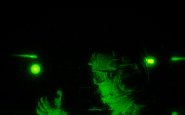 External lift training enhances readiness of U.S. forces in East Africa