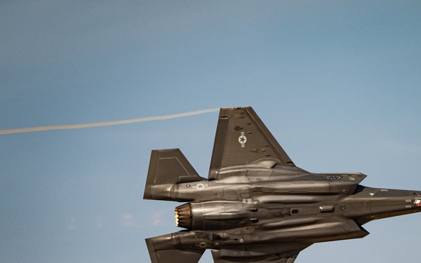 F-35A Lightning II performs over Dubai Airshow