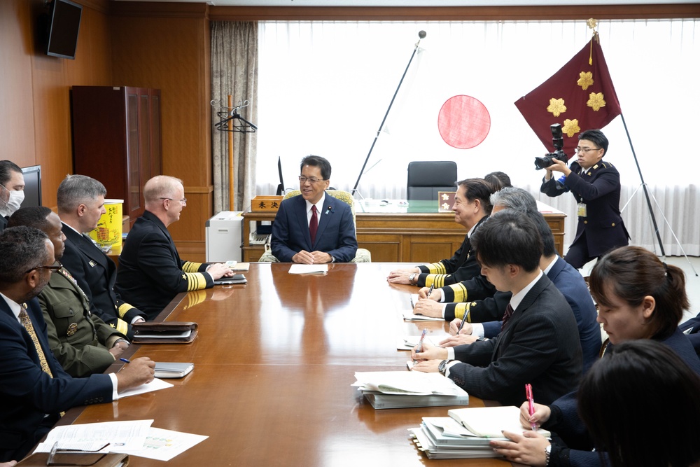 CNO Meets with Senior Leaders in Japan's Ministry of Defense