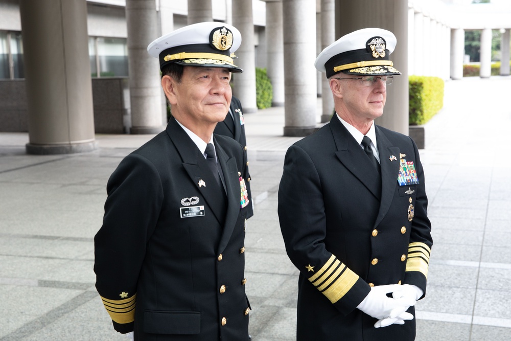 CNO Meets with Senior Leaders in Japan's Ministry of Defense