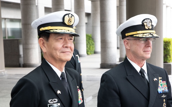 CNO Meets with Senior Leaders in Japan's Ministry of Defense