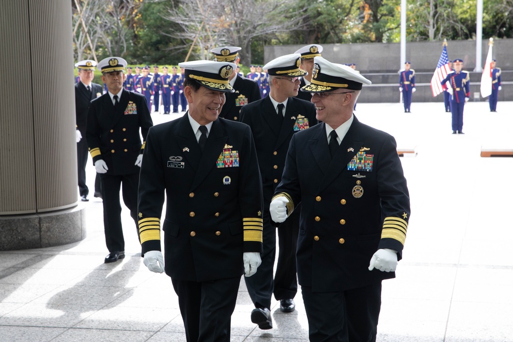 CNO Meets with Senior Leaders in Japan's Ministry of Defense