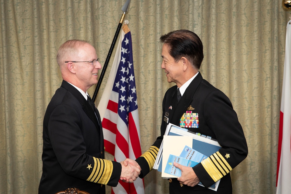 CNO Meets with Senior Leaders in Japan's Ministry of Defense