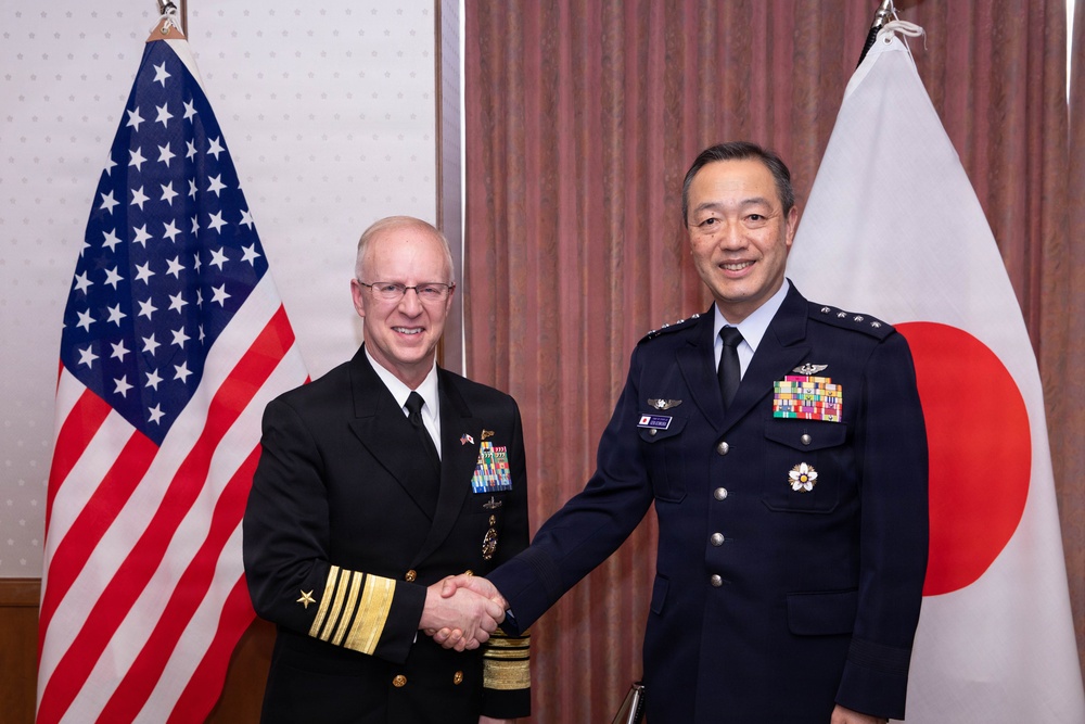 CNO Meets with Senior Leaders in Japan's Ministry of Defense
