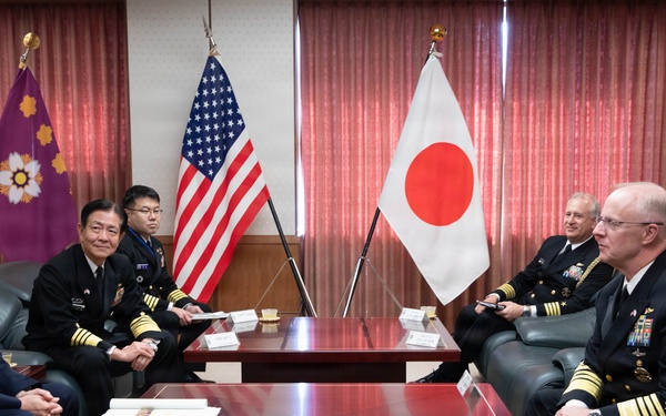 CNO Meets with Senior Leaders in Japan's Ministry of Defense