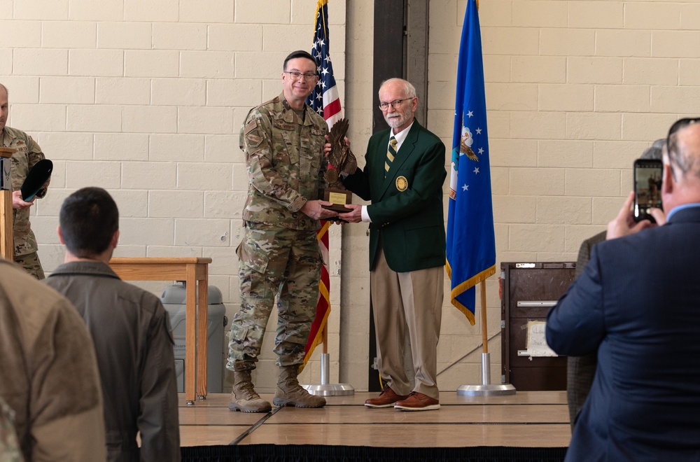4th Maintenance Group Honored with Daedalian Award