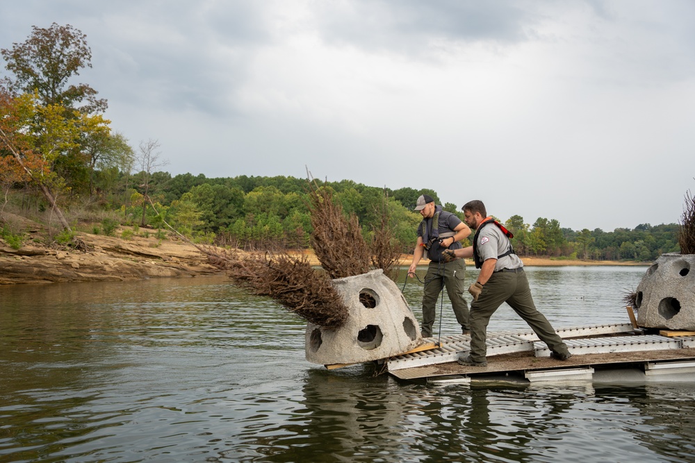 USACE, KDFWR stabilize shorelines, improve fish habitat at Rough River Lake