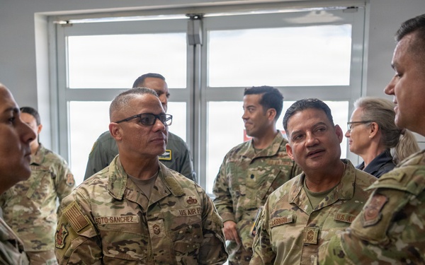 Maj. Gen. Mineau visits 156th Wing