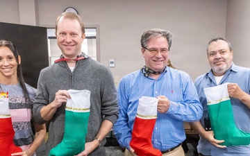 Spreading holiday cheer: JPEO A&amp;A DoI team sends Christmas stockings to deployed U.S. Special Forces