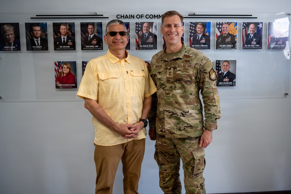 Maj. Gen. Mineau visits 156th Wing