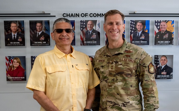 Maj. Gen. Mineau visits 156th Wing