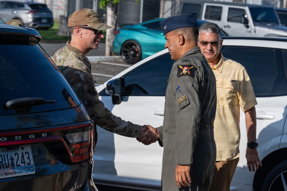 Maj. Gen. Mineau visits 156th Wing