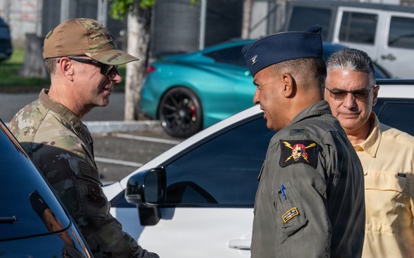 Maj. Gen. Mineau visits 156th Wing