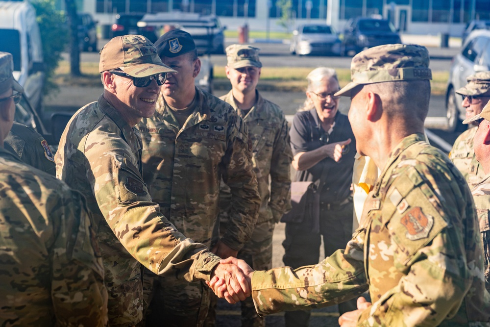 Maj. Gen. Mineau visits 156th Wing
