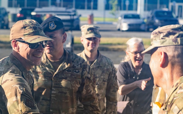 Maj. Gen. Mineau visits 156th Wing