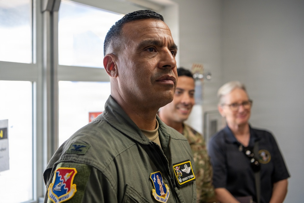 Maj. Gen. Mineau visits 156th Wing