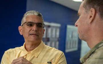 Maj. Gen. Mineau visits 156th Wing