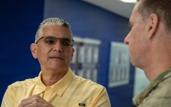 Maj. Gen. Mineau visits 156th Wing