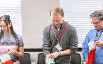 Spreading holiday cheer: JPEO A&amp;A DoI team sends Christmas stockings to deployed U.S. Special Forces
