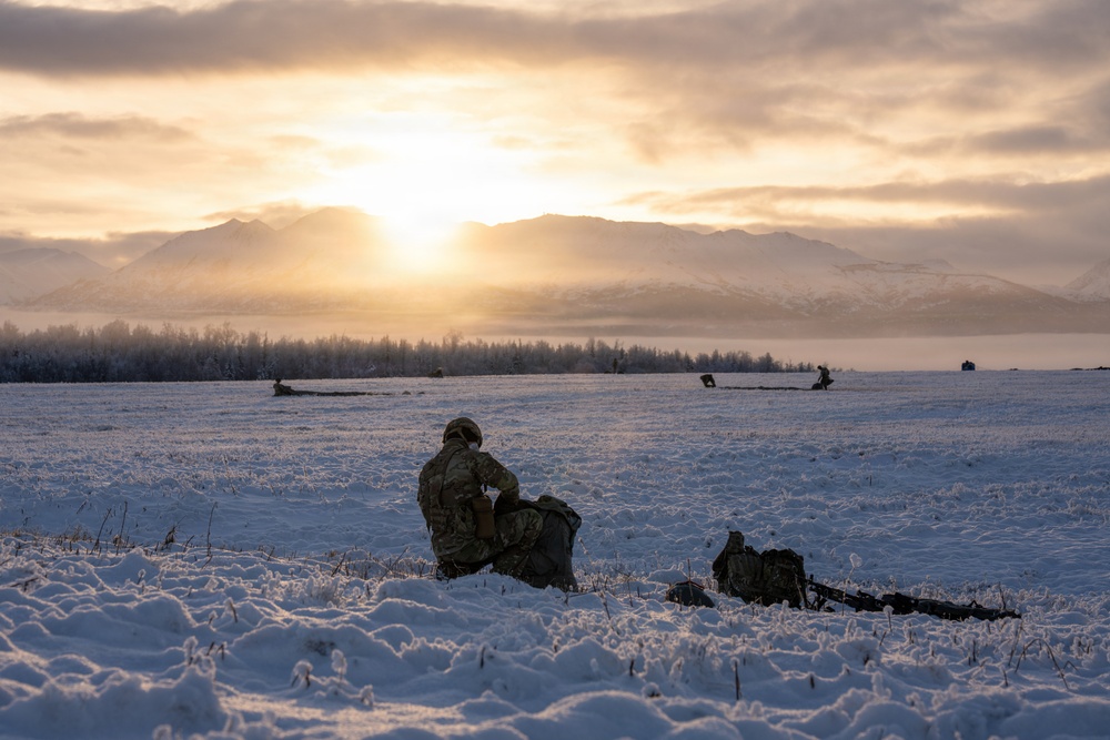 Back to the Arctic: 2/11 IBCT (Airborne) Jumps into Alaska to Close Arctic Aloha 26