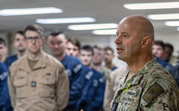 Vice Chief of Naval Operations Visits PNSY