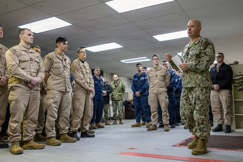 Vice Chief of Naval Operations Visits PNSY