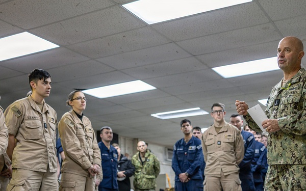 Vice Chief of Naval Operations Visits PNSY