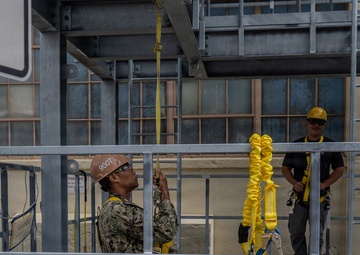 Shipyard and Sailors conduct aloft training at PHNSY &amp; IMF