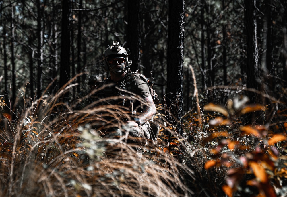 Special Operations Forces Train With Conventional Units During Validation Exercise