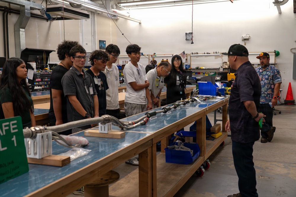 McKinley High School students tour PHNSY &amp; IMF