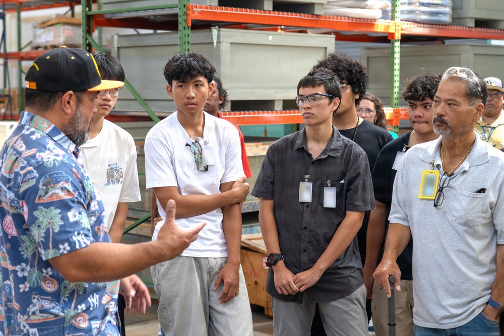 McKinley High School students tour PHNSY &amp; IMF