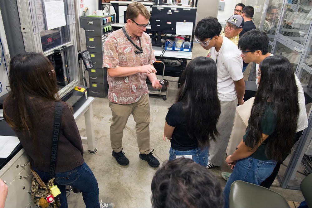 McKinley High School students tour PHNSY &amp; IMF
