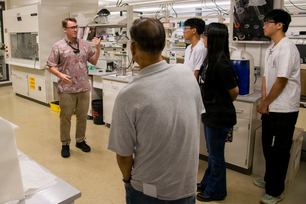 McKinley High School students tour PHNSY &amp; IMF